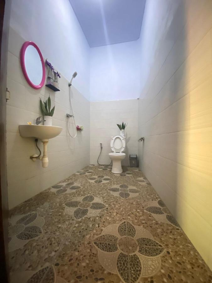 Kuwera Homestay Batununggul Esterno foto