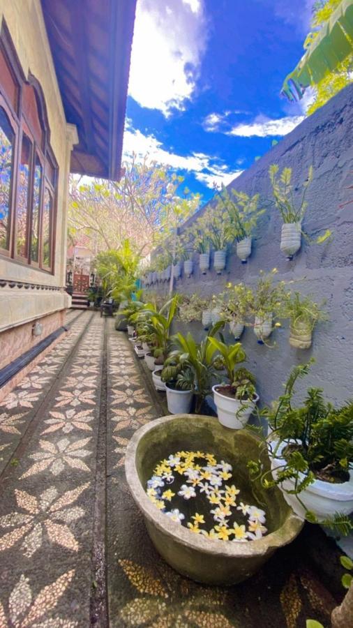 Kuwera Homestay Batununggul Esterno foto