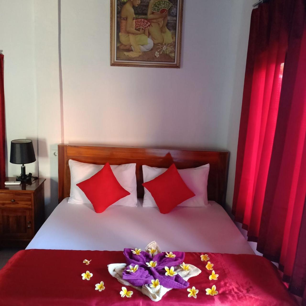 Kuwera Homestay Batununggul Esterno foto